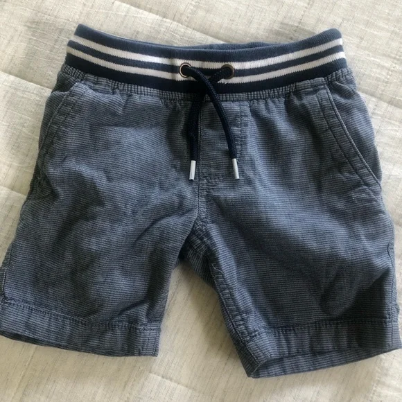 Bundle of 4 Boys Shorts Size 4T - Picture 12 of 14